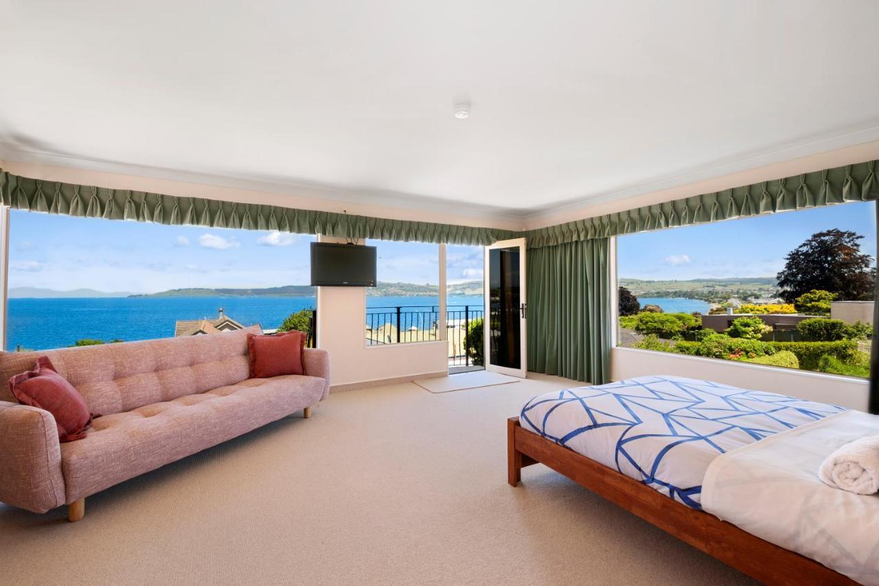 Lake View By Town Taupo Exterior photo